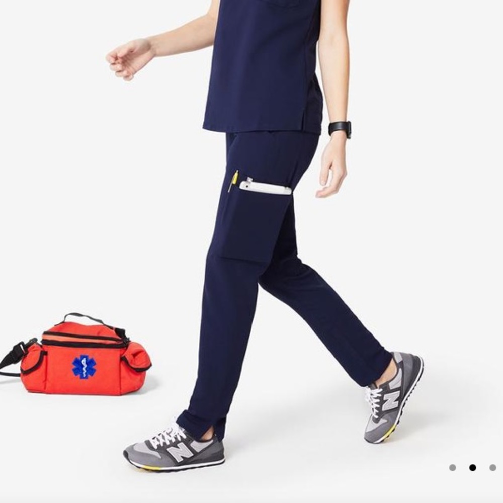 Figs skinny pant scrubs